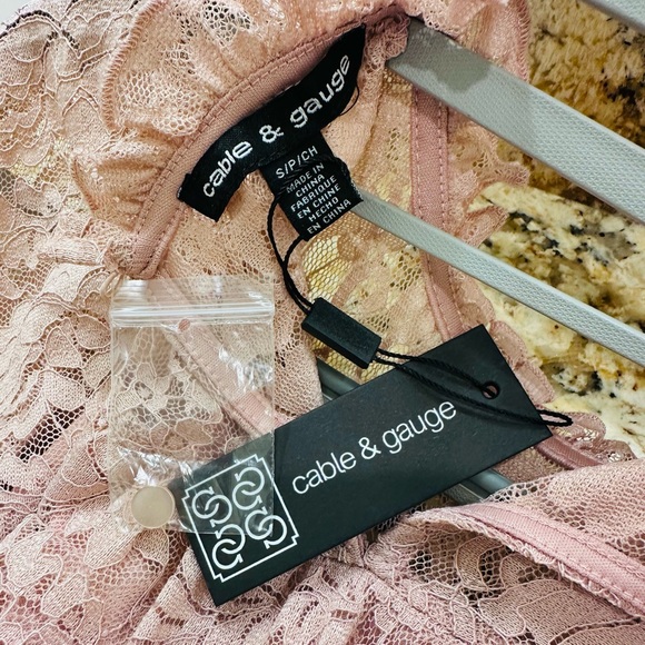 Cable & Gauge Pink Lace Women's Top - Picture 5 of 5